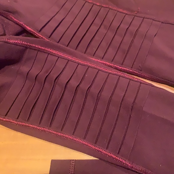 Gently worn Lululemon plum leggings with pressed pleats - Picture 2 of 4